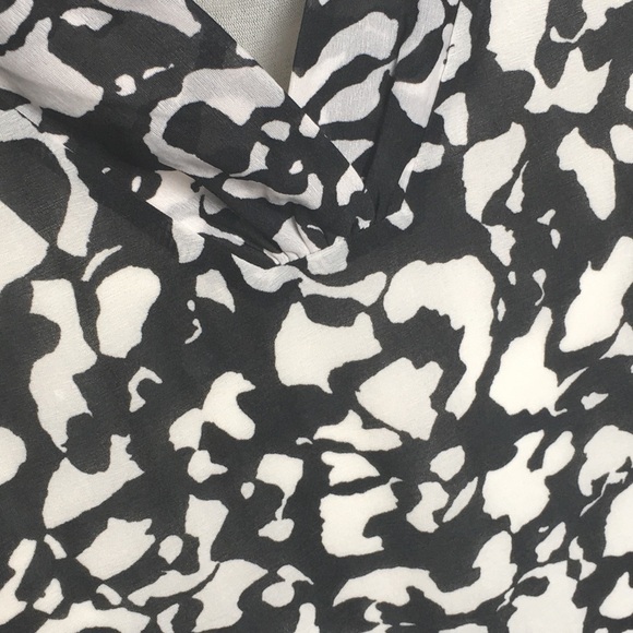 DANA BUCHMAN Pattered Print Mesh Blouse Black Tan - Picture 4 of 4